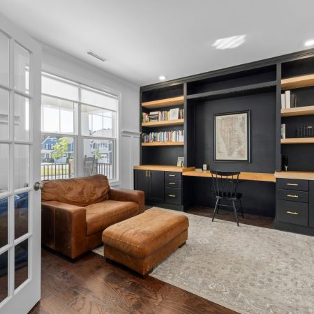 Black_Wood_Accent_1787x_1192_Semrush_googlePicture.jpg