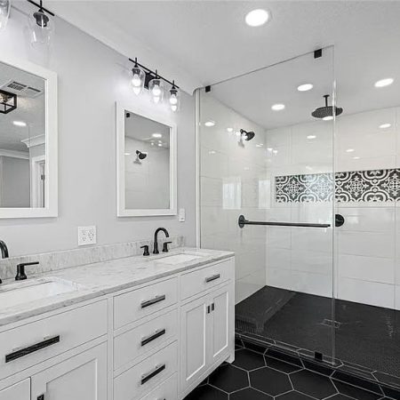 White-Subway-tile-Black-and-white-decorative-Nice-black-hardware.jpg